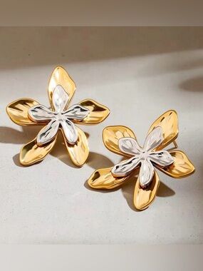 Flower Stud Earrings – Two-Tone Gold & Silver